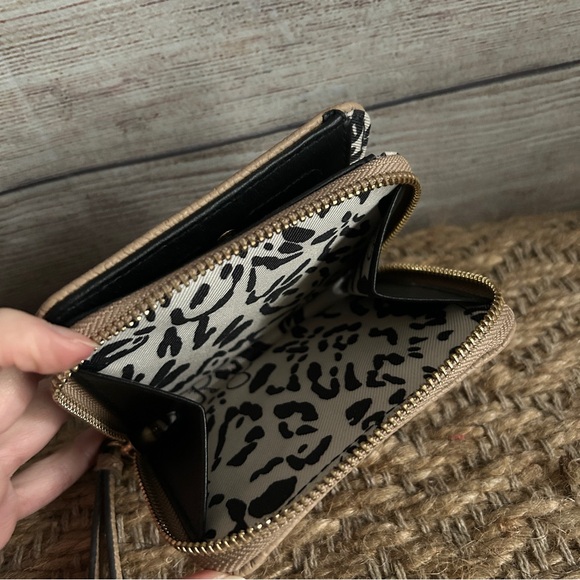 Jessica Simpson Wallet - Picture 6 of 6